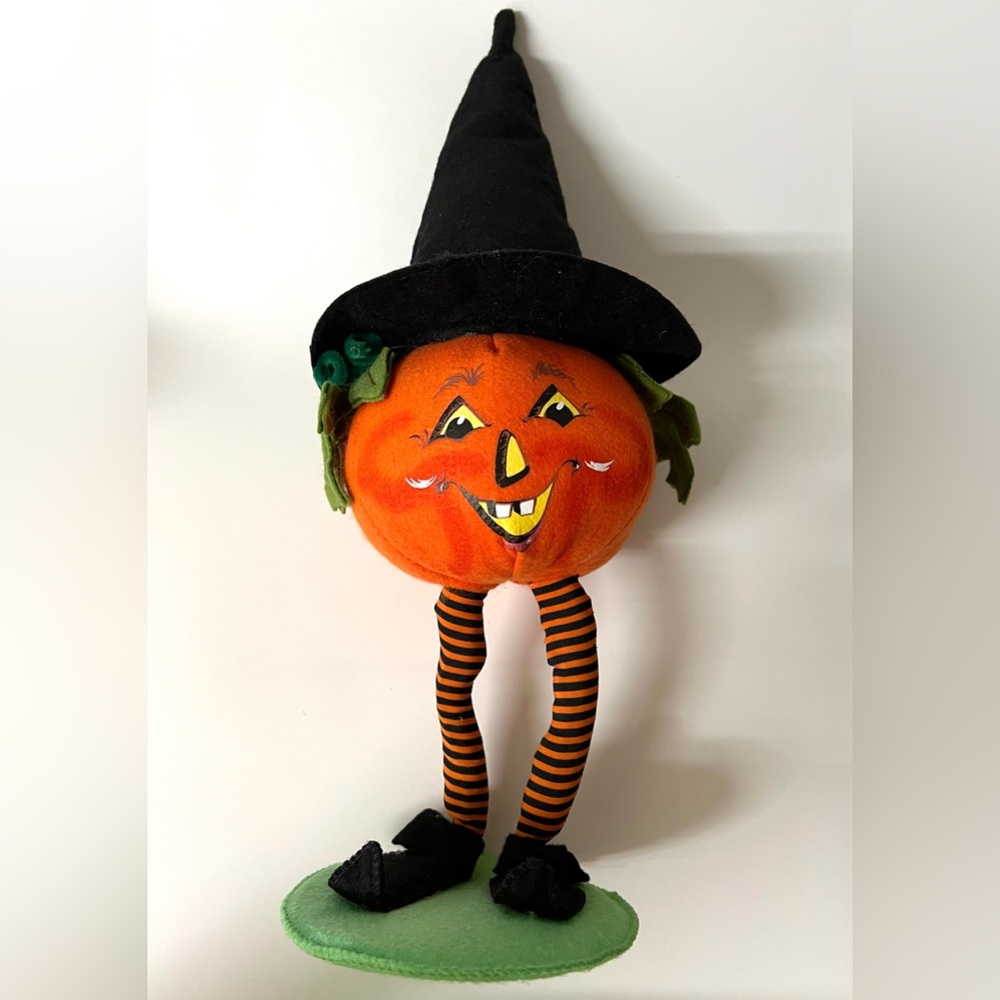 Annalee Orange Pumpkin Black Witch Hat Decorative Halloween Figurine 15" 2006